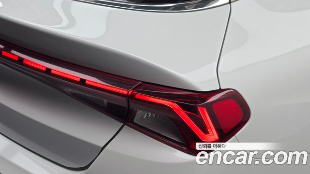 Kia K5 2023 — photo 9
