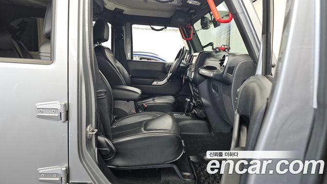 Jeep Wrangler 2013 — photo 11