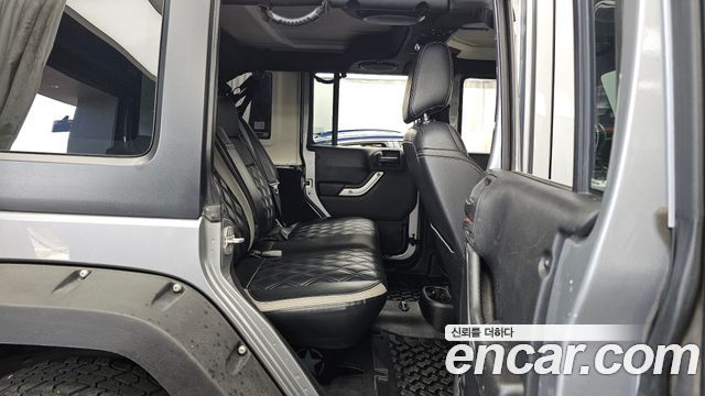 Jeep Wrangler 2013 — photo 12