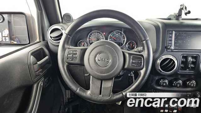 Jeep Wrangler 2013 — photo 13
