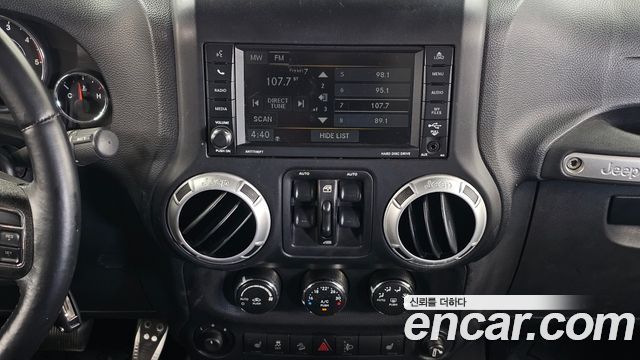 Jeep Wrangler 2013 — photo 14