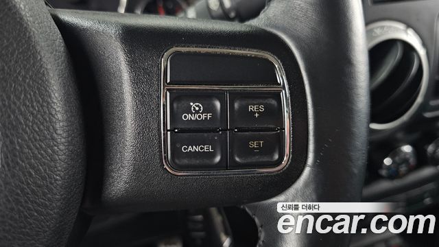 Jeep Wrangler 2013 — photo 17