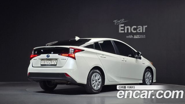 Toyota Prius 2020 — photo 2