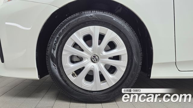 Toyota Prius 2020 — photo 5