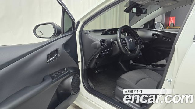 Toyota Prius 2020 — photo 13