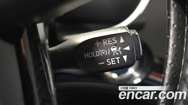 Toyota Prius 2020 — photo 25