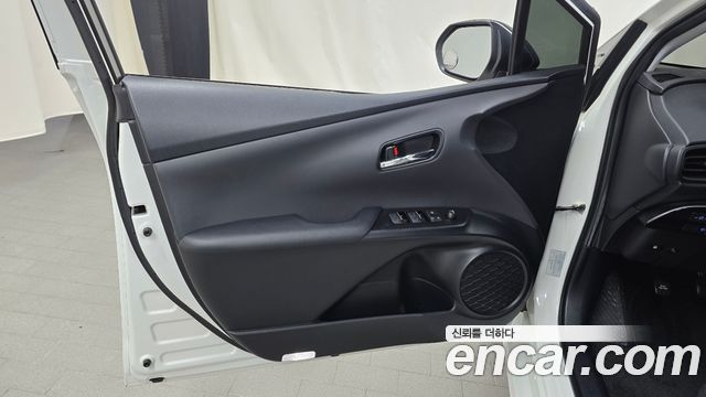 Toyota Prius 2020 — photo 14