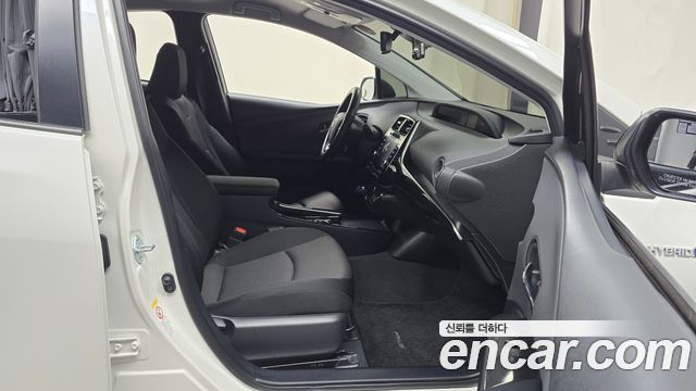 Toyota Prius 2020 — photo 16