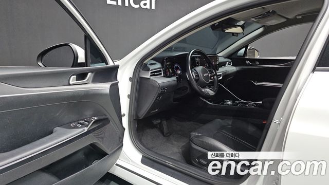 Kia K5 2022 — photo 13