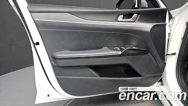 Kia K5 2022 — photo 14