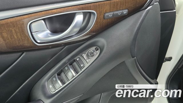 Infiniti Q50 2015 — photo 20