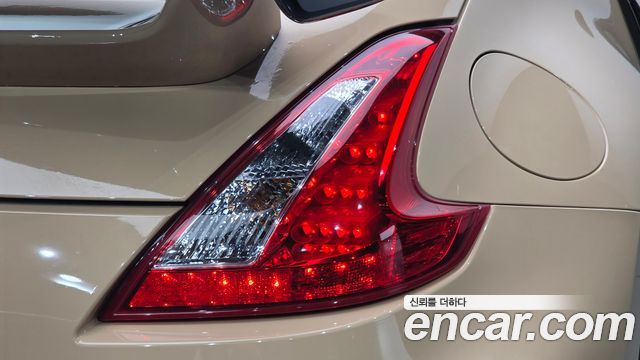 Nissan 370Z 2009 — photo 9