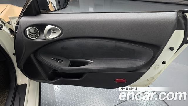 Nissan 370Z 2009 — photo 15