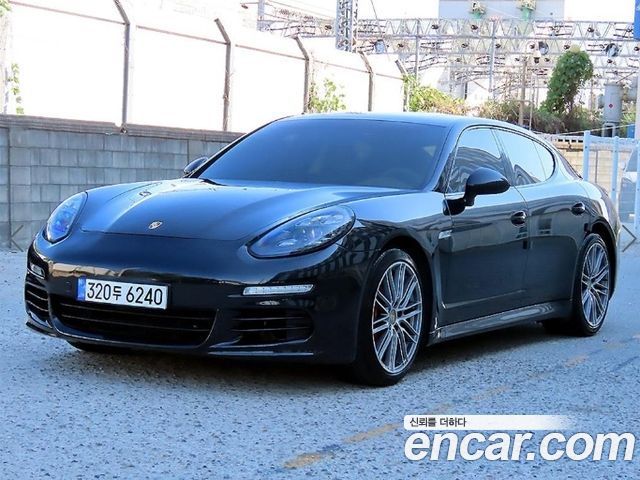 Porsche Panamera 2011 — photo 2