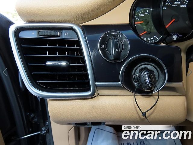 Porsche Panamera 2011 — photo 12