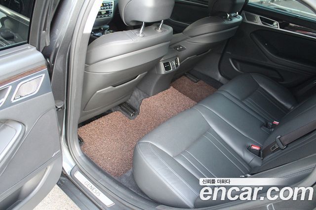 Genesis G80 2019 — photo 15