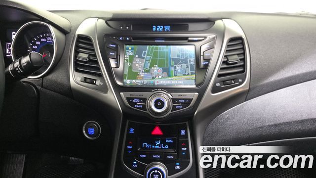 Hyundai AVANTE 2014 — photo 13