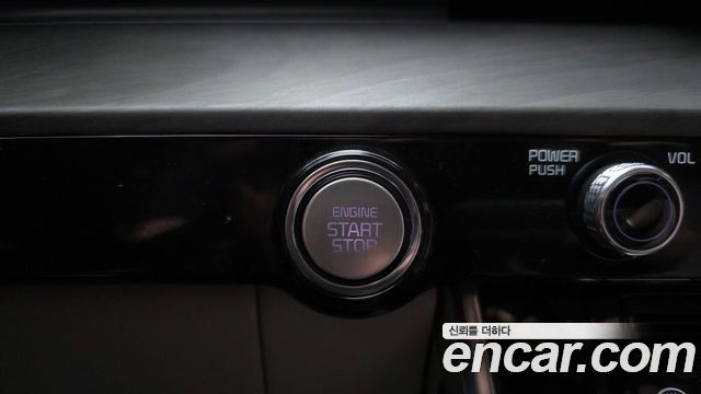 Kia Canival 2021 — photo 26