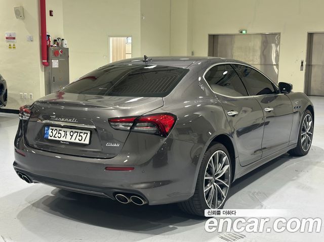Maserati Ghibli 2023 — photo 2