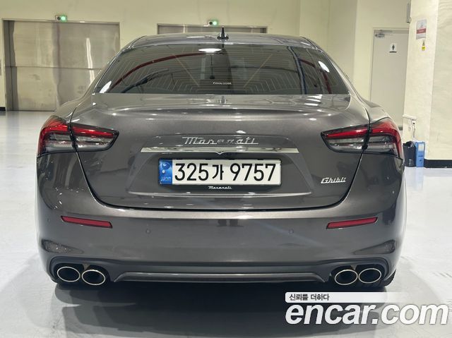 Maserati Ghibli 2023 — photo 4