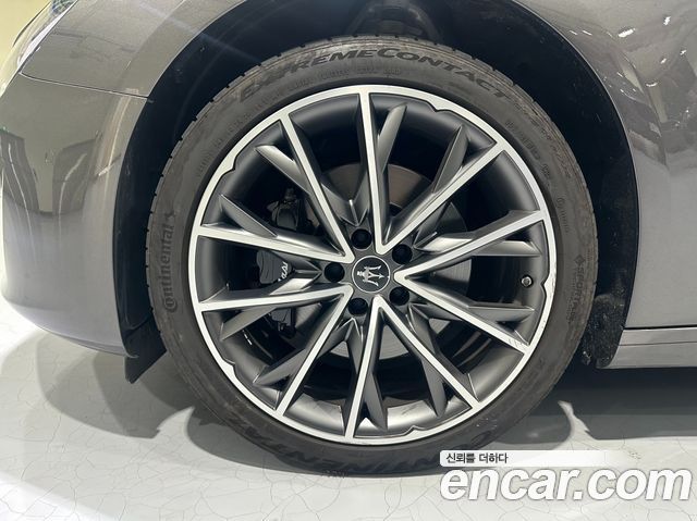 Maserati Ghibli 2023 — photo 5