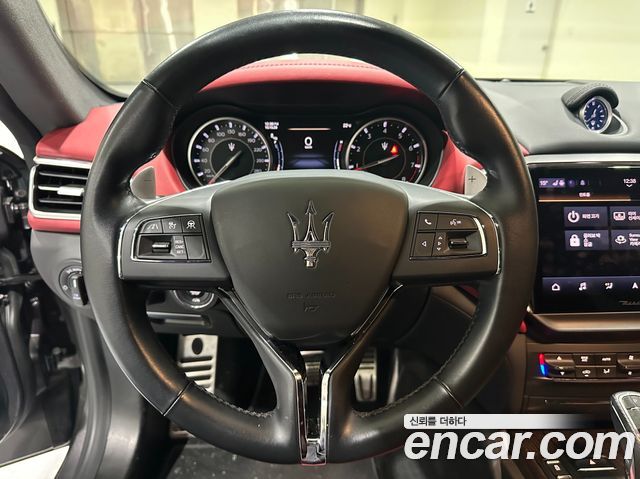 Maserati Ghibli 2023 — photo 6