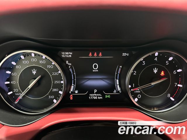 Maserati Ghibli 2023 — photo 8