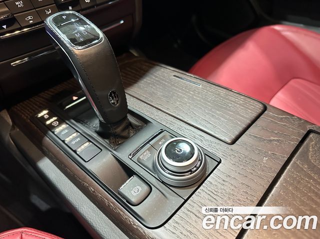 Maserati Ghibli 2023 — photo 9