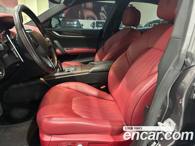 Maserati Ghibli 2023 — photo 10