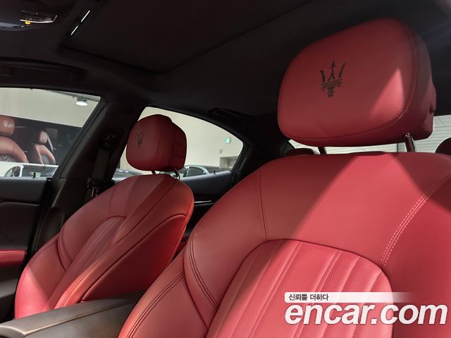 Maserati Ghibli 2023 — photo 12