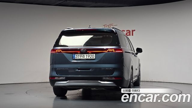 Kia Canival 2021 — photo 4