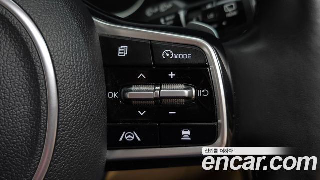 Kia Canival 2021 — photo 24