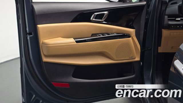 Kia Canival 2021 — photo 14