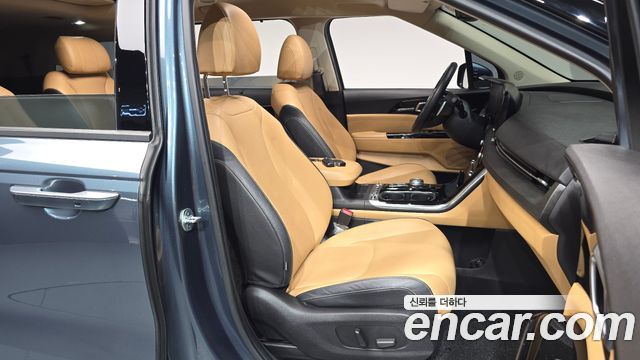 Kia Canival 2021 — photo 16