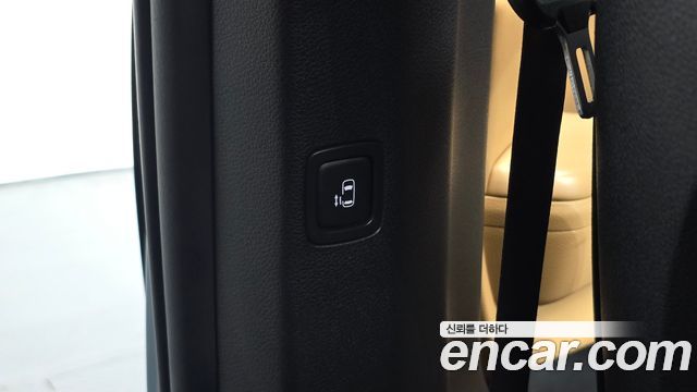 Kia Canival 2021 — photo 32
