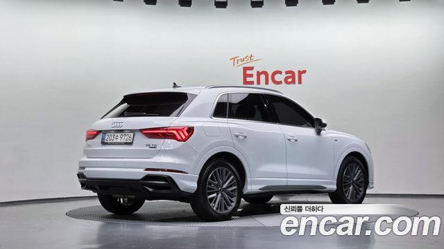 Audi Q3 2023 — photo 2