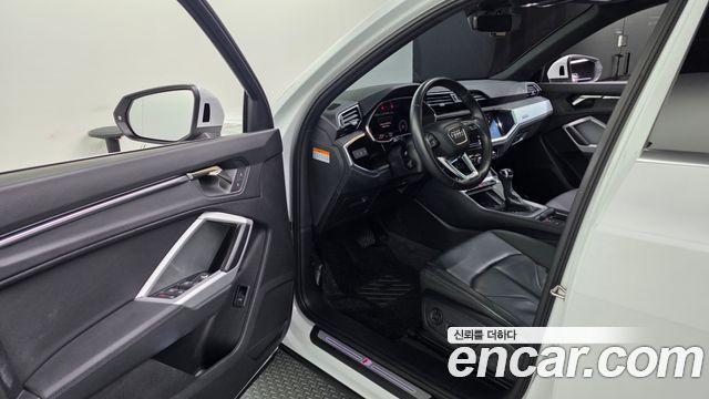 Audi Q3 2023 — photo 10