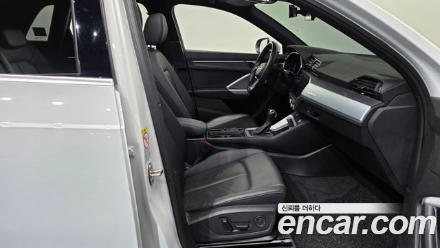 Audi Q3 2023 — photo 11