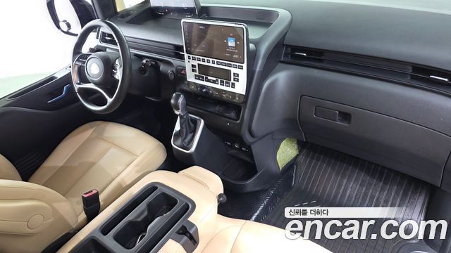 Hyundai Staria 2022 — photo 10