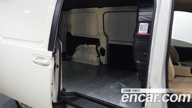 Hyundai Staria 2022 — photo 17