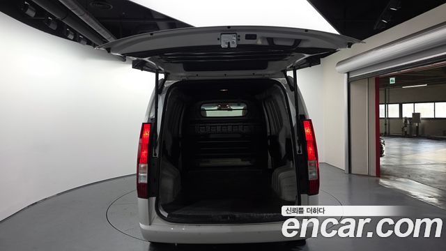 Hyundai Staria 2022 — photo 26