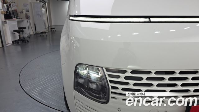 Hyundai Staria 2022 — photo 8