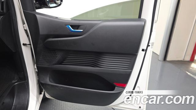 Hyundai Staria 2022 — photo 14