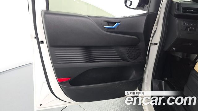 Hyundai Staria 2022 — photo 15