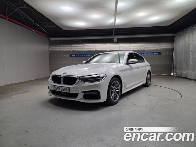 BMW 5-Series 2020 — photo 1