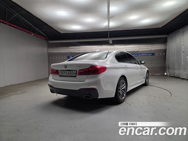 BMW 5-Series 2020 — photo 2