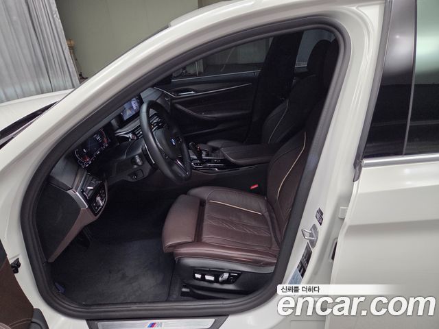 BMW 5-Series 2020 — photo 7