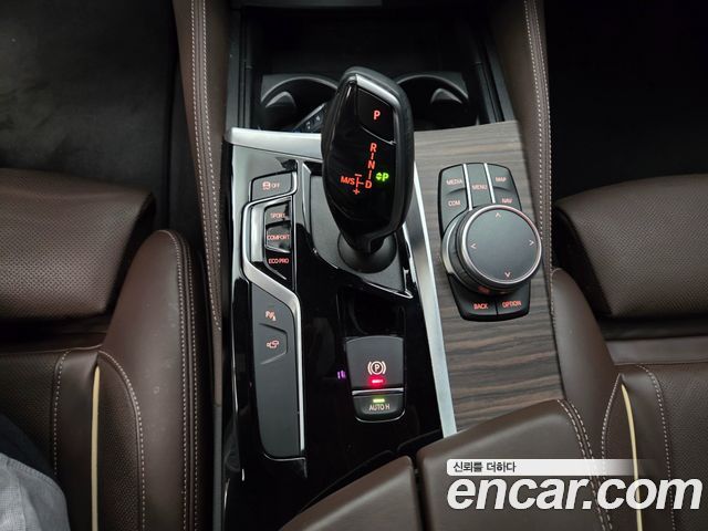 BMW 5-Series 2020 — photo 9