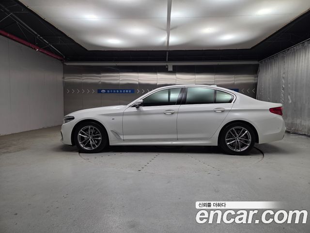 BMW 5-Series 2020 — photo 19