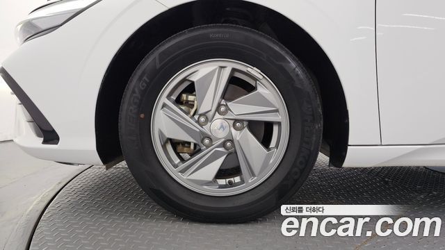 Hyundai AVANTE 2024 — photo 5